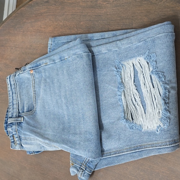 NWT Pretty Little Thing High Rise Mom Jeans Sz 12 - Picture 4 of 4